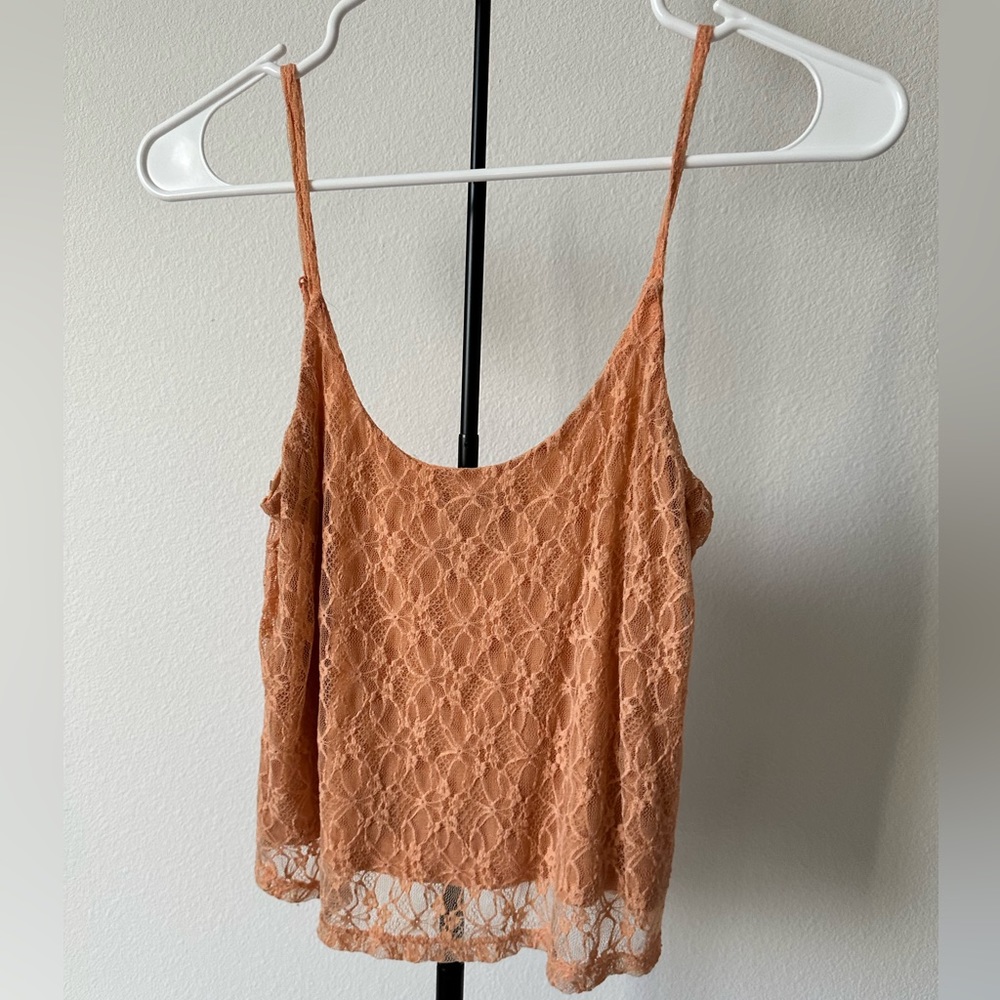 Lace Pattern Crop Top - Picture 6 of 10